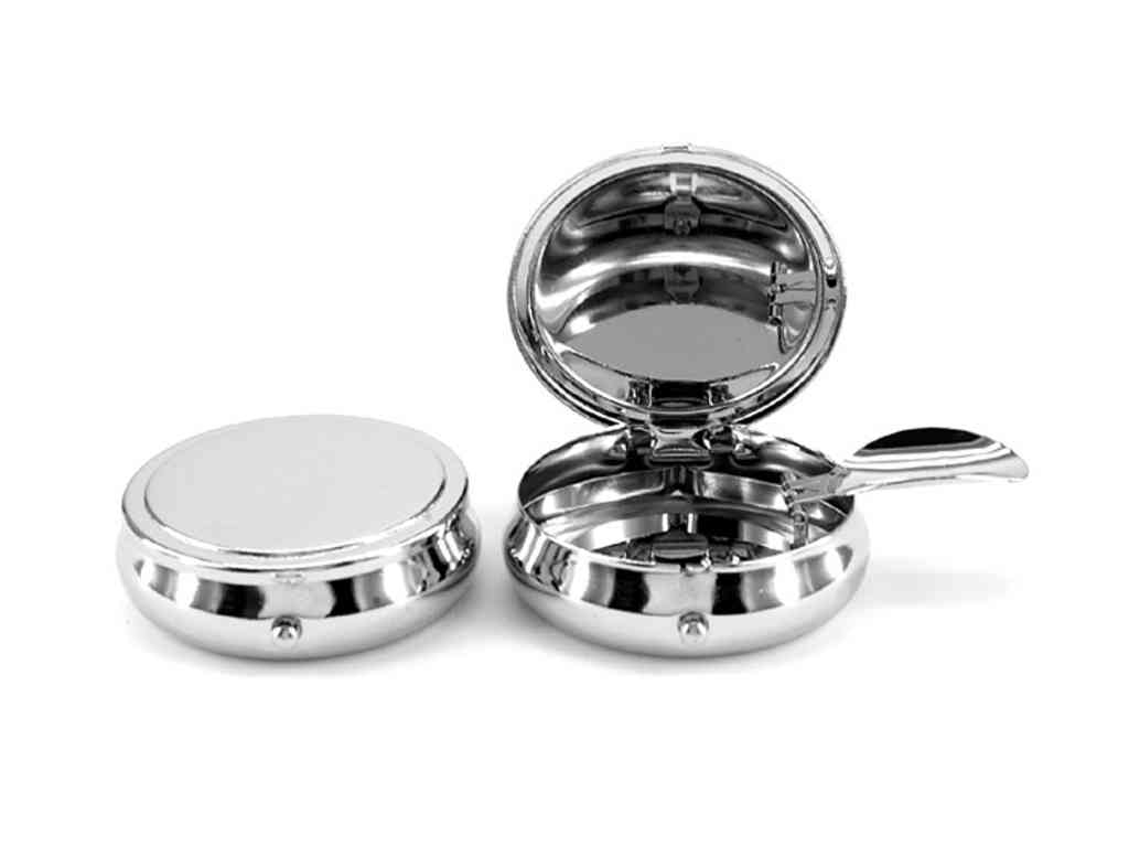    round shape ashtray in shiny nickel plated