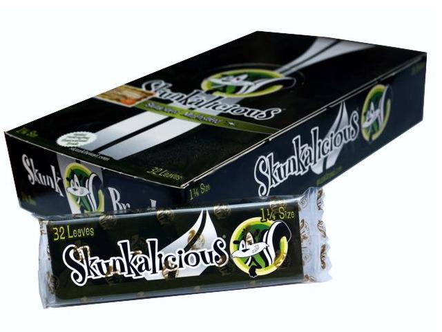 2749 - Κουτί με 24 αρωματικά χαρτάκια στριφτού Skunk Brand Skunkalicious 1&1/4